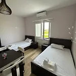 Bujtina Hotel