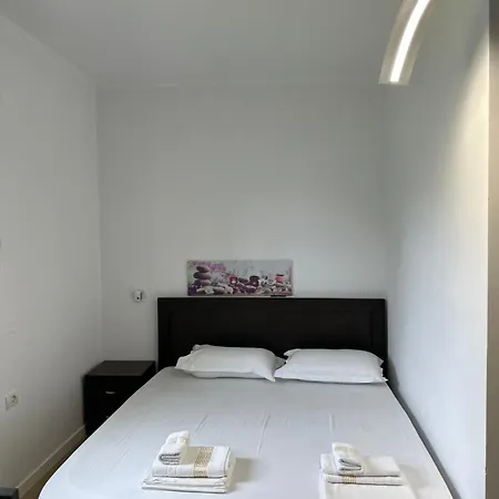 Bujtina 酒店 培拉特