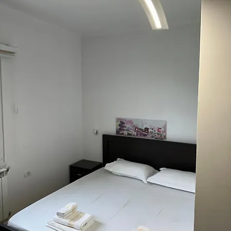酒店 Bujtina 培拉特