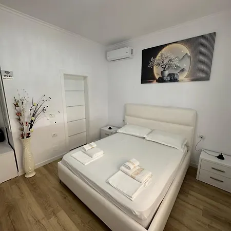 Bujtina 酒店 培拉特